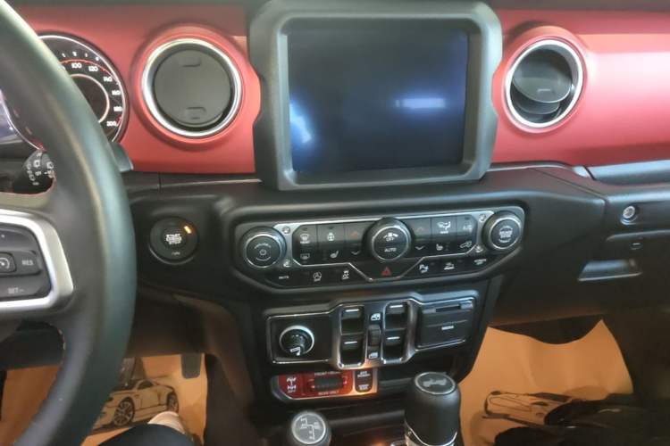 Used Jeep Wrangler 2021 2.0T Robin Hood Four-Door Edition Audio And AC Panel