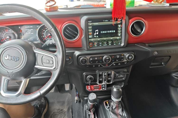 Used Jeep Wrangler 2021 2.0T Robin Hood Four-Door Edition Audio And AC Panel
