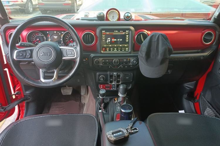 Used Jeep Wrangler 2021 2.0T Robin Hood Four-Door Edition Center Console