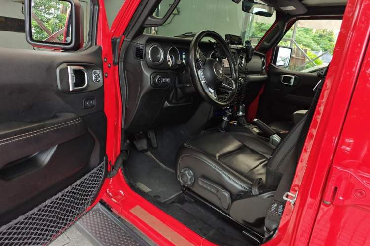 Used Jeep Wrangler 2021 2.0T Sahara Four-Door Edition Driver Seat
