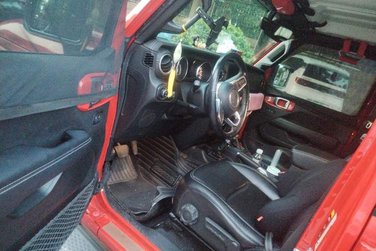 Used Jeep Wrangler 2021 2.0T Sahara Four-Door Edition Driver Seat