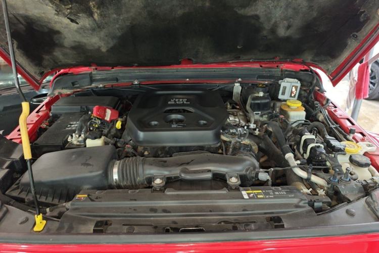 Used Jeep Wrangler 2021 2.0T Sahara Four-Door Edition Engine Bay