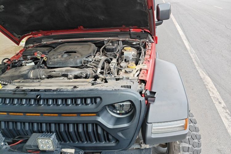 Used Jeep Wrangler 2021 2.0T Robin Hood Four-Door Edition Engine Bay Left