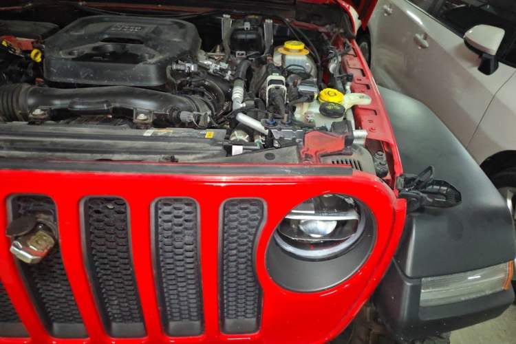 Used Jeep Wrangler 2021 2.0T Robin Hood Four-Door Edition Engine Bay Left