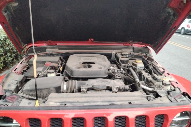 Used Jeep Wrangler 2021 2.0T Sahara Four-Door Edition Engine Bay