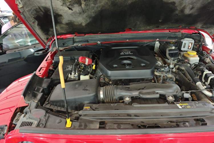 Used Jeep Wrangler 2021 2.0T Sahara Four-Door Edition Engine Bay Right
