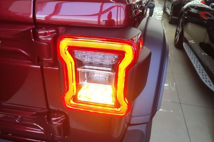 Used Jeep Wrangler 2021 2.0T Robin Hood Four-Door Edition Exterior 3