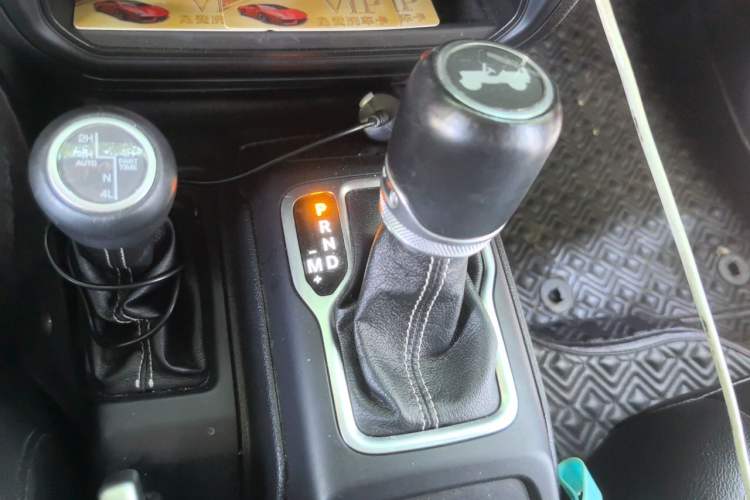 Used Jeep Wrangler 2021 2.0T Sahara Four-Door Edition Gear Lever