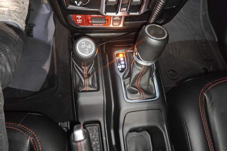 Used Jeep Wrangler 2021 2.0T Robin Hood Four-Door Edition Gear Lever