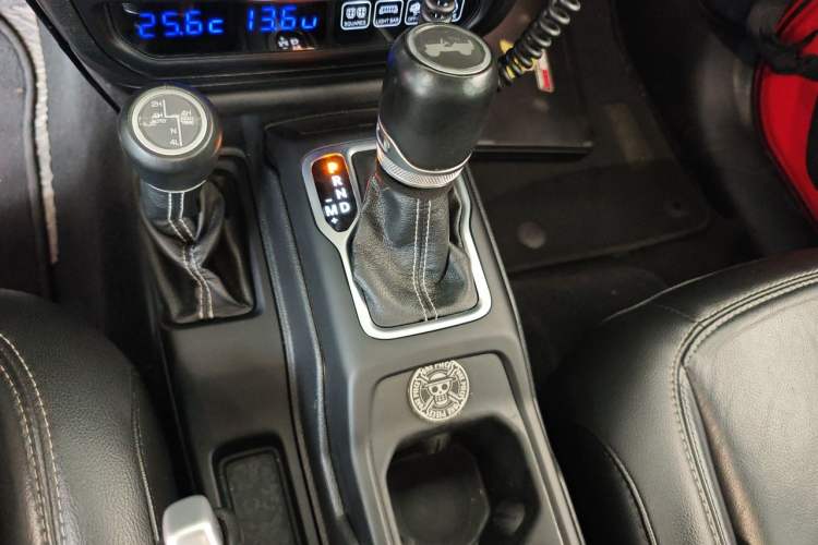 Used Jeep Wrangler 2021 2.0T Sahara Four-Door Edition Gear Lever