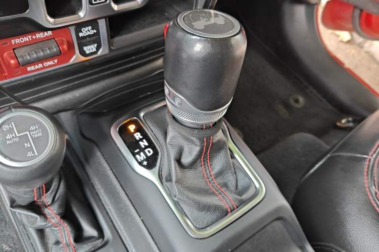 Used Jeep Wrangler 2021 2.0T Robin Hood Four-Door Edition Gear Lever
