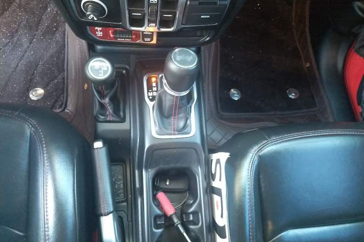 Used Jeep Wrangler 2021 2.0T Robin Hood Four-Door Edition Gear Lever