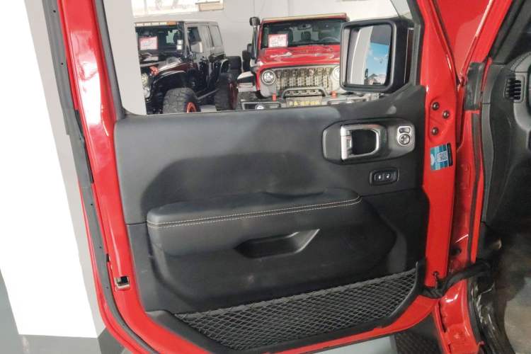 Used Jeep Wrangler 2021 2.0T Sahara Four-Door Edition Left Front Door Interior