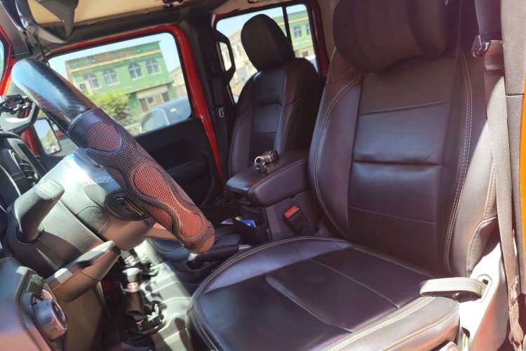 Used Jeep Wrangler 2021 2.0T Sahara Four-Door Edition Left Front Seat