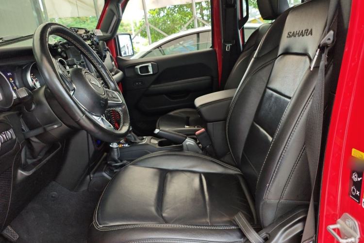 Used Jeep Wrangler 2021 2.0T Sahara Four-Door Edition Left Front Seat