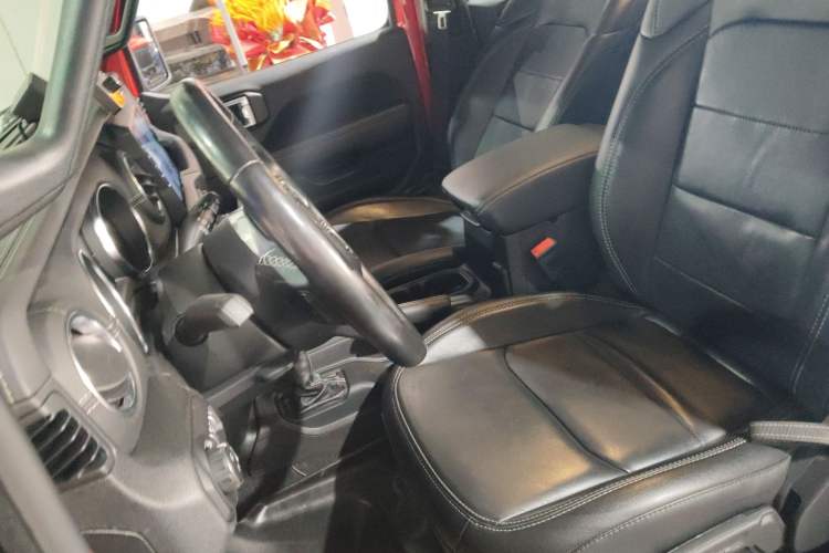 Used Jeep Wrangler 2021 2.0T Sahara Four-Door Edition Left Front Seat