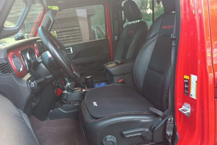 Used Jeep Wrangler 2021 2.0T Robin Hood Four-Door Edition Left Front Seat