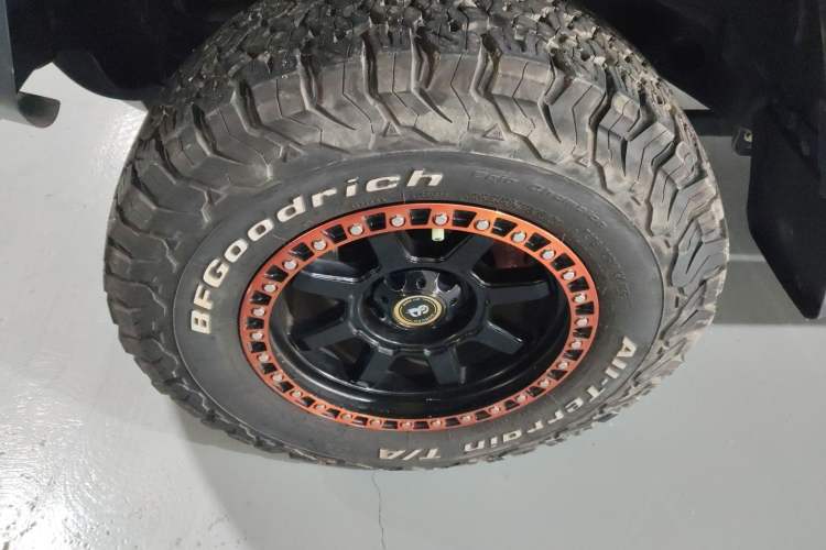 Used Jeep Wrangler 2021 2.0T Sahara Four-Door Edition Left Front Wheel Hub