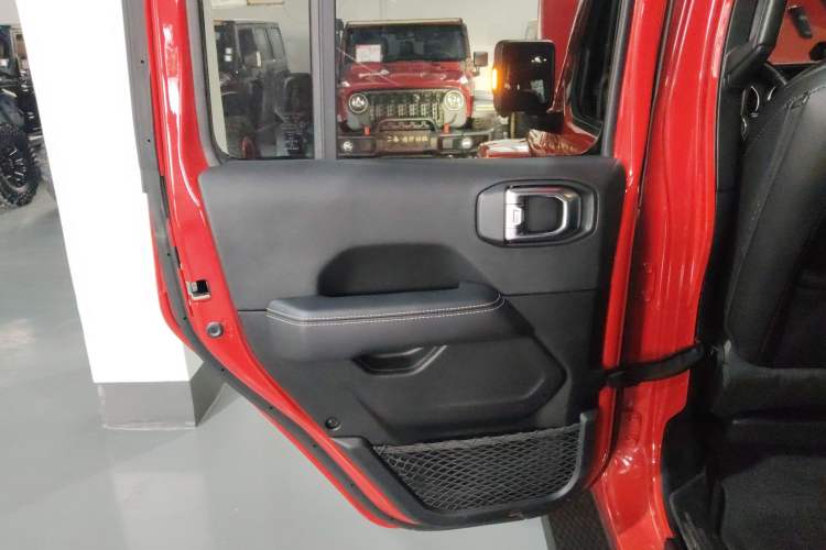 Used Jeep Wrangler 2021 2.0T Sahara Four-Door Edition Left Rear Door Interior