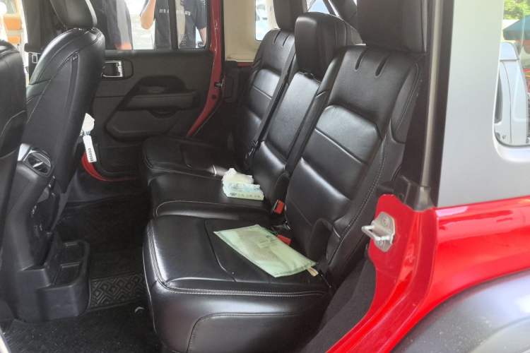 Used Jeep Wrangler 2021 2.0T Sahara Four-Door Edition Left Rear Seat