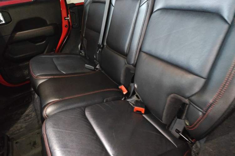 Used Jeep Wrangler 2021 2.0T Robin Hood Four-Door Edition Left Rear Seat