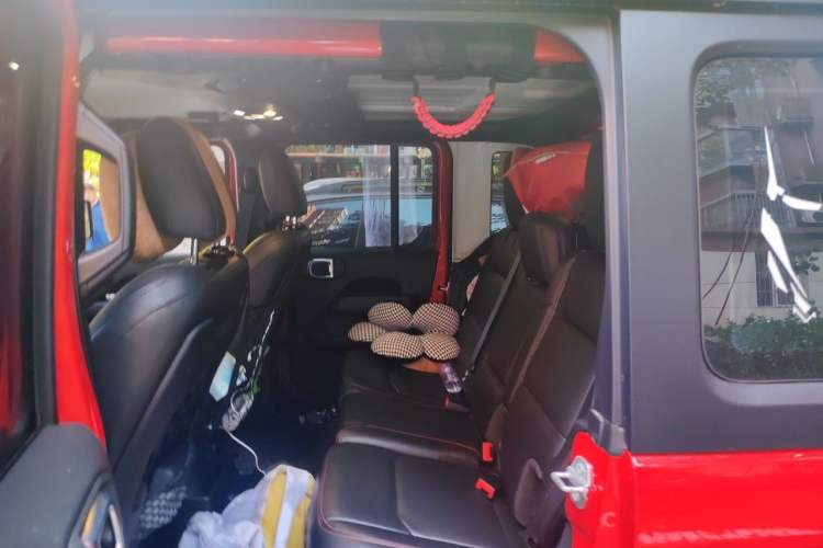 Used Jeep Wrangler 2021 2.0T Robin Hood Four-Door Edition Left Rear Seat
