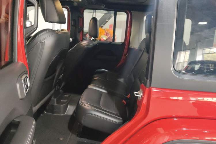 Used Jeep Wrangler 2021 2.0T Sahara Four-Door Edition Left Rear Seat