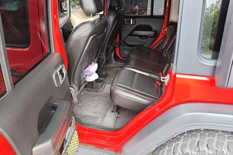 Used Jeep Wrangler 2021 2.0T Robin Hood Four-Door Edition Left Rear Seat