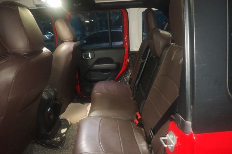 Used Jeep Wrangler 2021 2.0T Robin Hood Four-Door Edition Left Rear Seat