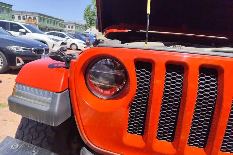 Used Jeep Wrangler 2021 2.0T Sahara Four-Door Edition Right Front Headlight
