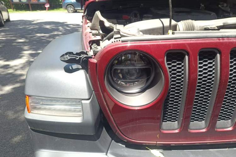 Used Jeep Wrangler 2021 2.0T Robin Hood Four-Door Edition Right Front Headlight