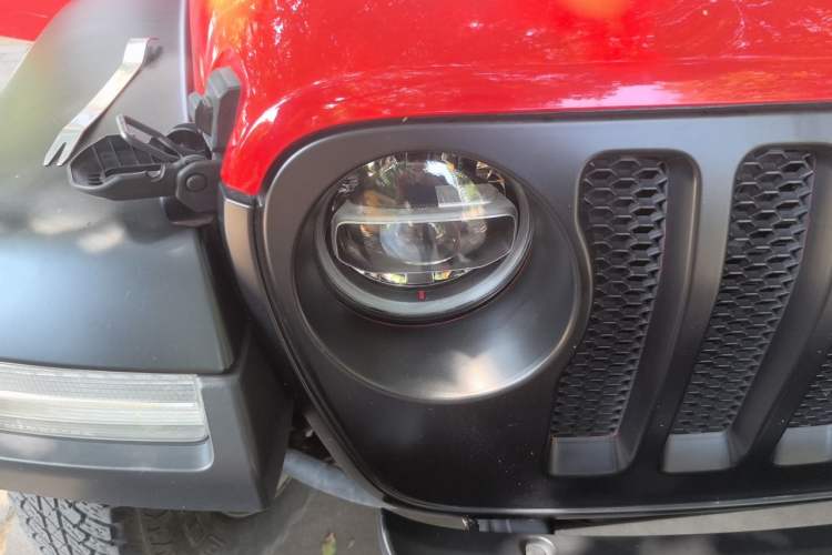 Used Jeep Wrangler 2021 2.0T Sahara Four-Door Edition Right Front Headlight