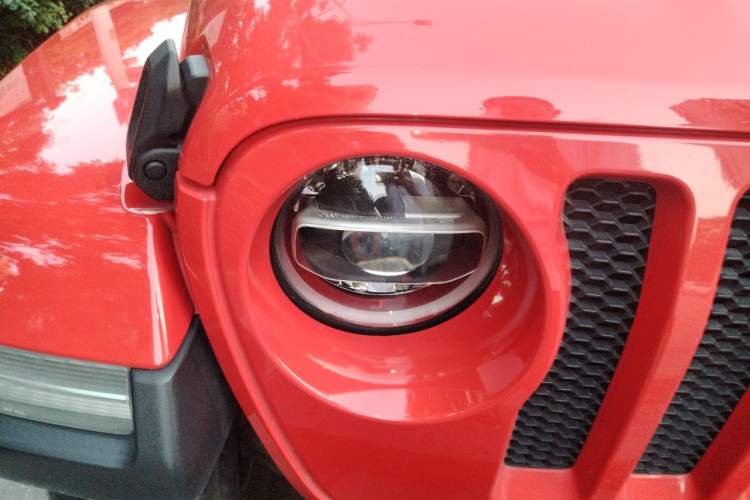 Used Jeep Wrangler 2021 2.0T Sahara Four-Door Edition Right Front Headlight