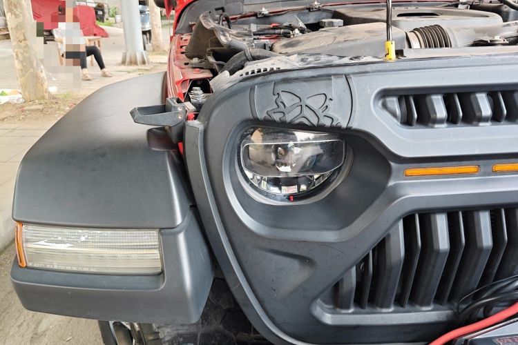 Used Jeep Wrangler 2021 2.0T Robin Hood Four-Door Edition Right Front Headlight