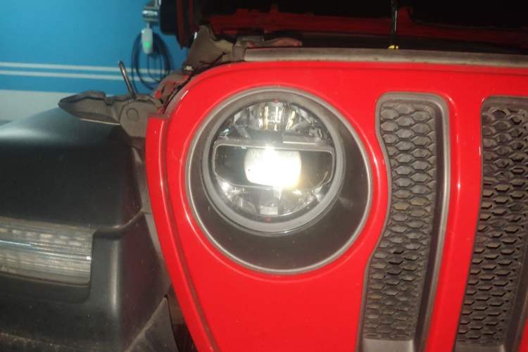 Used Jeep Wrangler 2021 2.0T Robin Hood Four-Door Edition Right Front Headlight