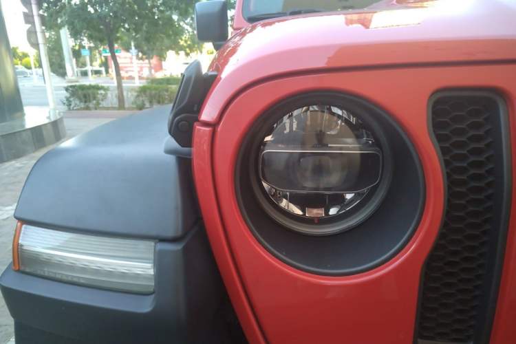 Used Jeep Wrangler 2021 2.0T Robin Hood Four-Door Edition Right Front Headlight