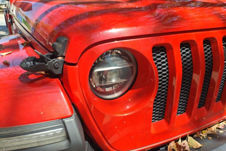 Used Jeep Wrangler 2021 2.0T Sahara Four-Door Edition Right Front Headlight