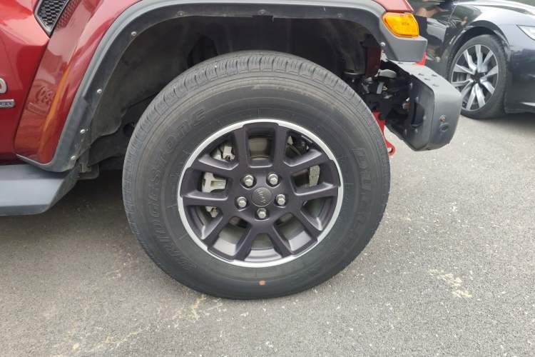 Used Jeep Wrangler 2021 2.0T 80th Anniversary Edition Right Front Wheel Hub