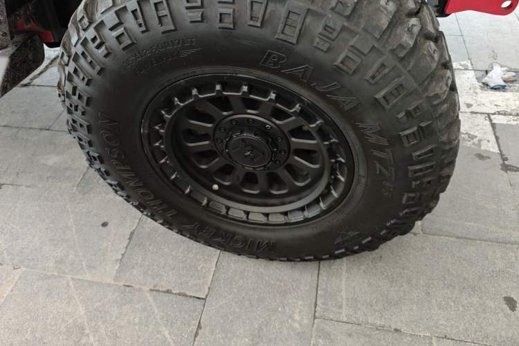 Used Jeep Wrangler 2021 2.0T Sahara Four-Door Edition Right Front Wheel Hub