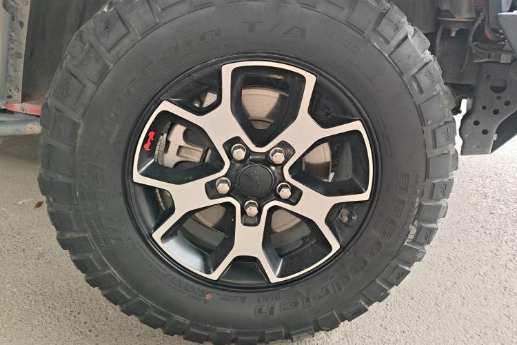 Used Jeep Wrangler 2021 2.0T Robin Hood Four-Door Edition Right Front Wheel Hub