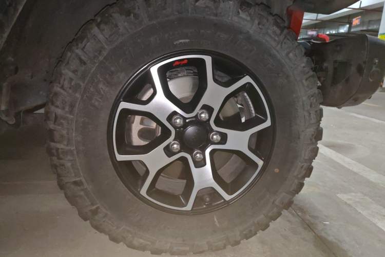 Used Jeep Wrangler 2021 2.0T Robin Hood Four-Door Edition Right Front Wheel Hub