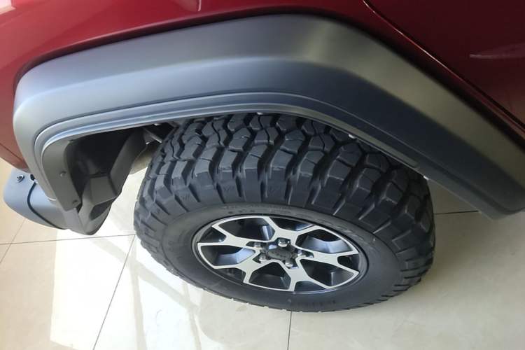 Used Jeep Wrangler 2021 2.0T Robin Hood Four-Door Edition Right Rear Wheel Hub