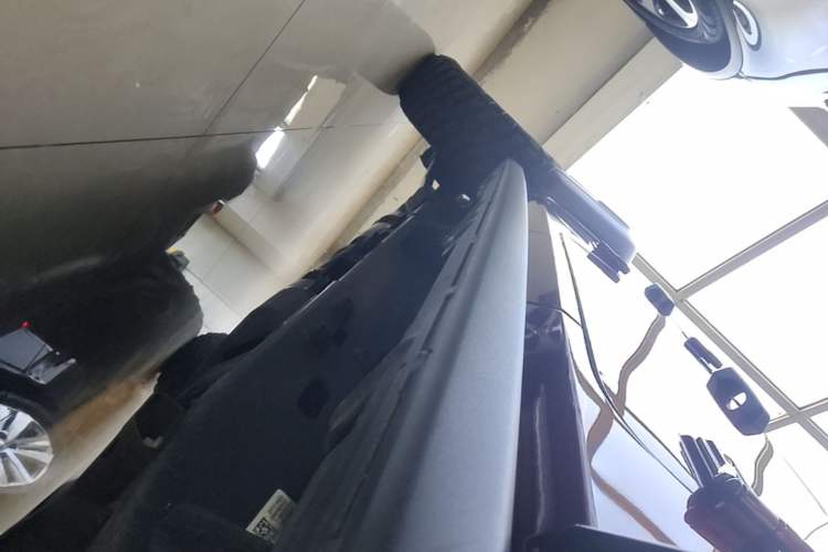 Used Jeep Wrangler 2021 2.0T Robin Hood Four-Door Edition Right Side Sill