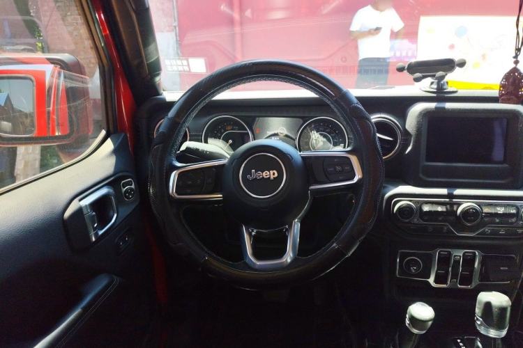 Used Jeep Wrangler 2021 2.0T Sahara Four-Door Edition Steering Wheel
