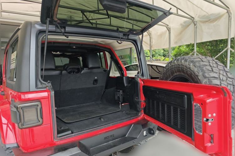 Used Jeep Wrangler 2021 2.0T Sahara Four-Door Edition Trunk