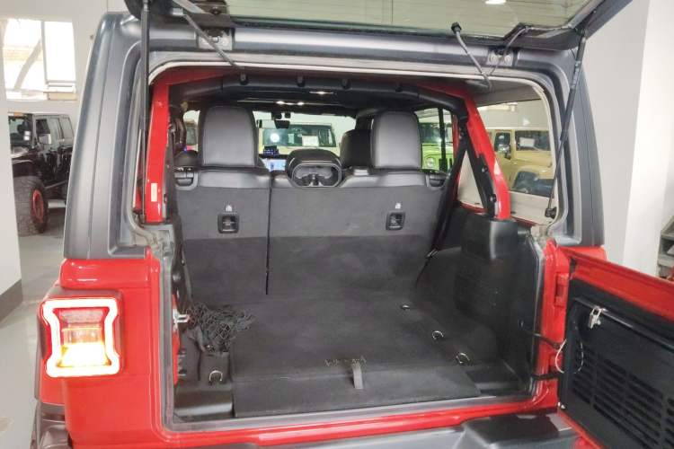 Used Jeep Wrangler 2021 2.0T Sahara Four-Door Edition Trunk