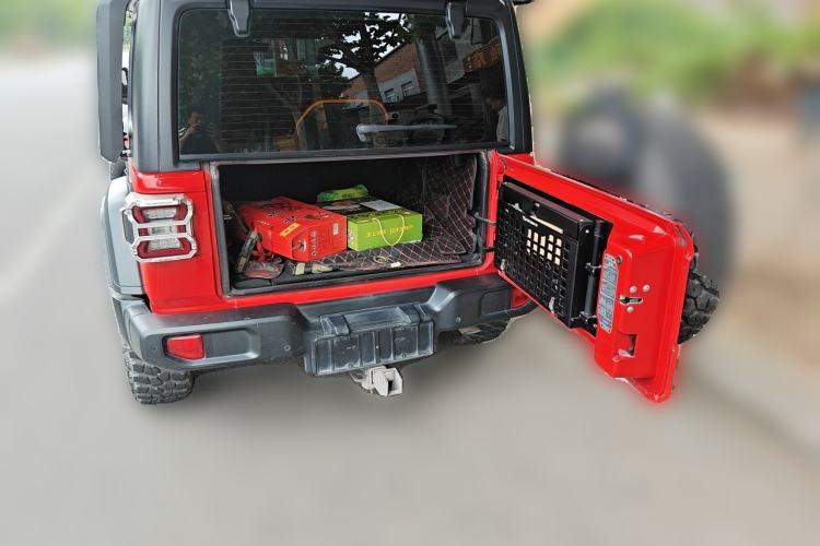 Used Jeep Wrangler 2021 2.0T Robin Hood Four-Door Edition Trunk