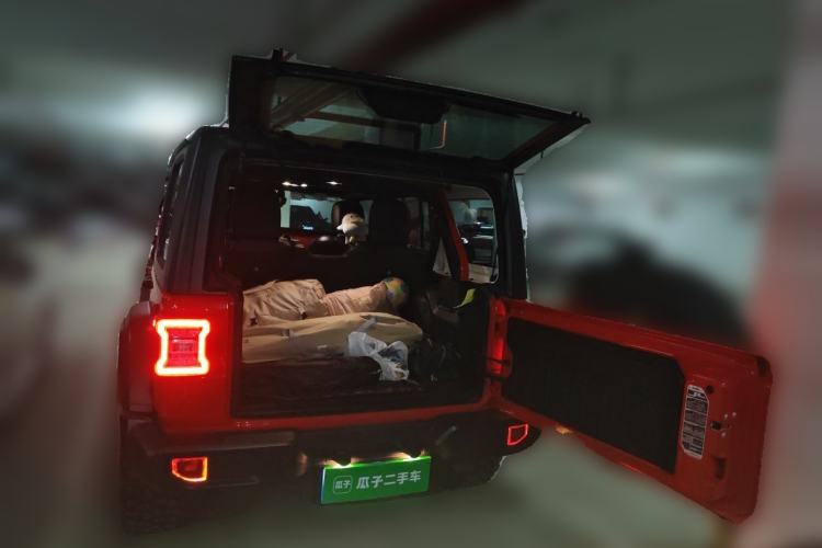 Used Jeep Wrangler 2021 2.0T Robin Hood Four-Door Edition Trunk
