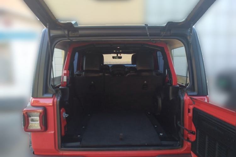 Used Jeep Wrangler 2021 2.0T Robin Hood Four-Door Edition Trunk