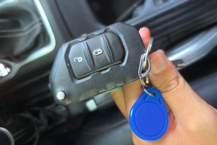 Used Jeep Wrangler 2021 2.0T Sahara Four-Door Edition Vehicle Key